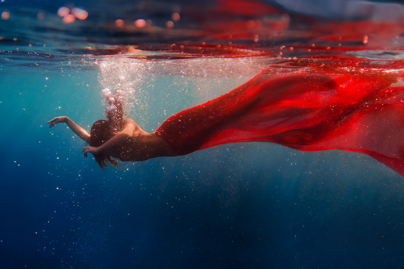 Underwater dance. Red tail. by Vitaly Sokol aka Willyam Bradberry