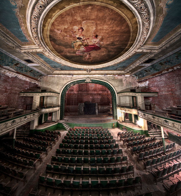 The Haunting New Bedford Orphuem by Frank Grace