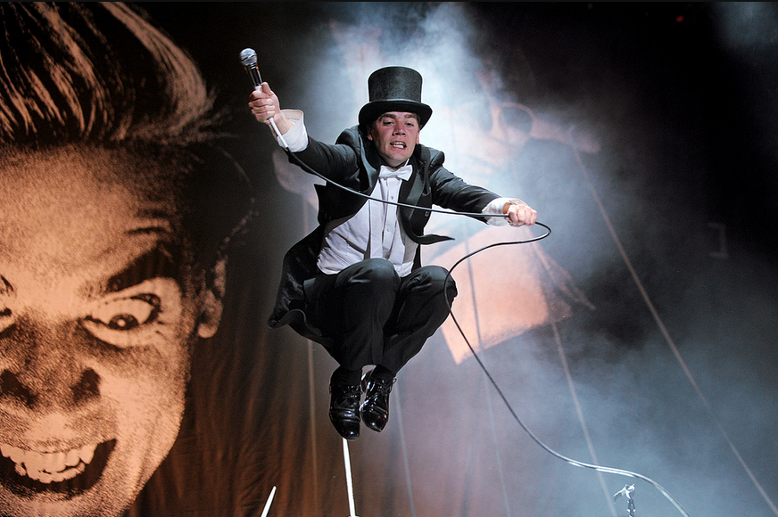 The Hives (Pelle Almqvist) by Oz Villanueva