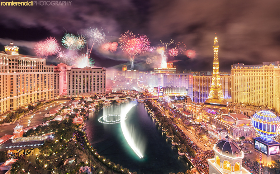 Vegas New Year's 2012 fireworks celebration by Ronnie Renaldi