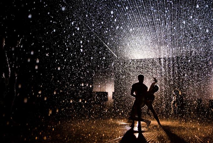 Rain-Room-0845 by barbicancentre