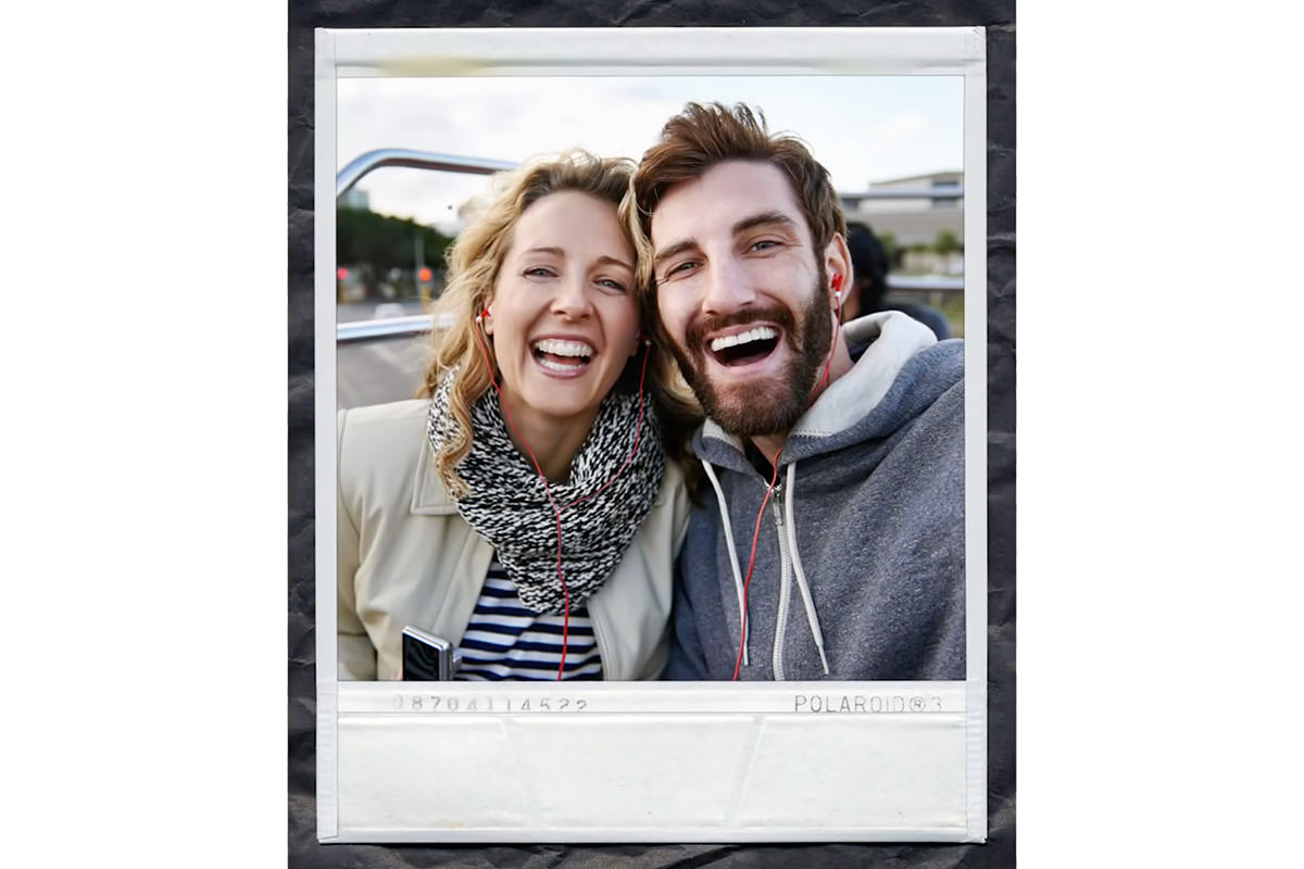 How to Make a Polaroid Framed Picture in Photoshop - PHLEARN, image size:1200x800