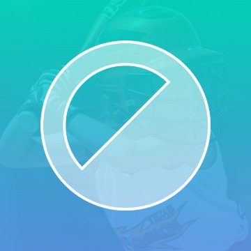 White line-art icon of a circle with a wedge cut out, over a teal-to-blue gradient background, illustrating how to use the Curves adjustment in Photoshop