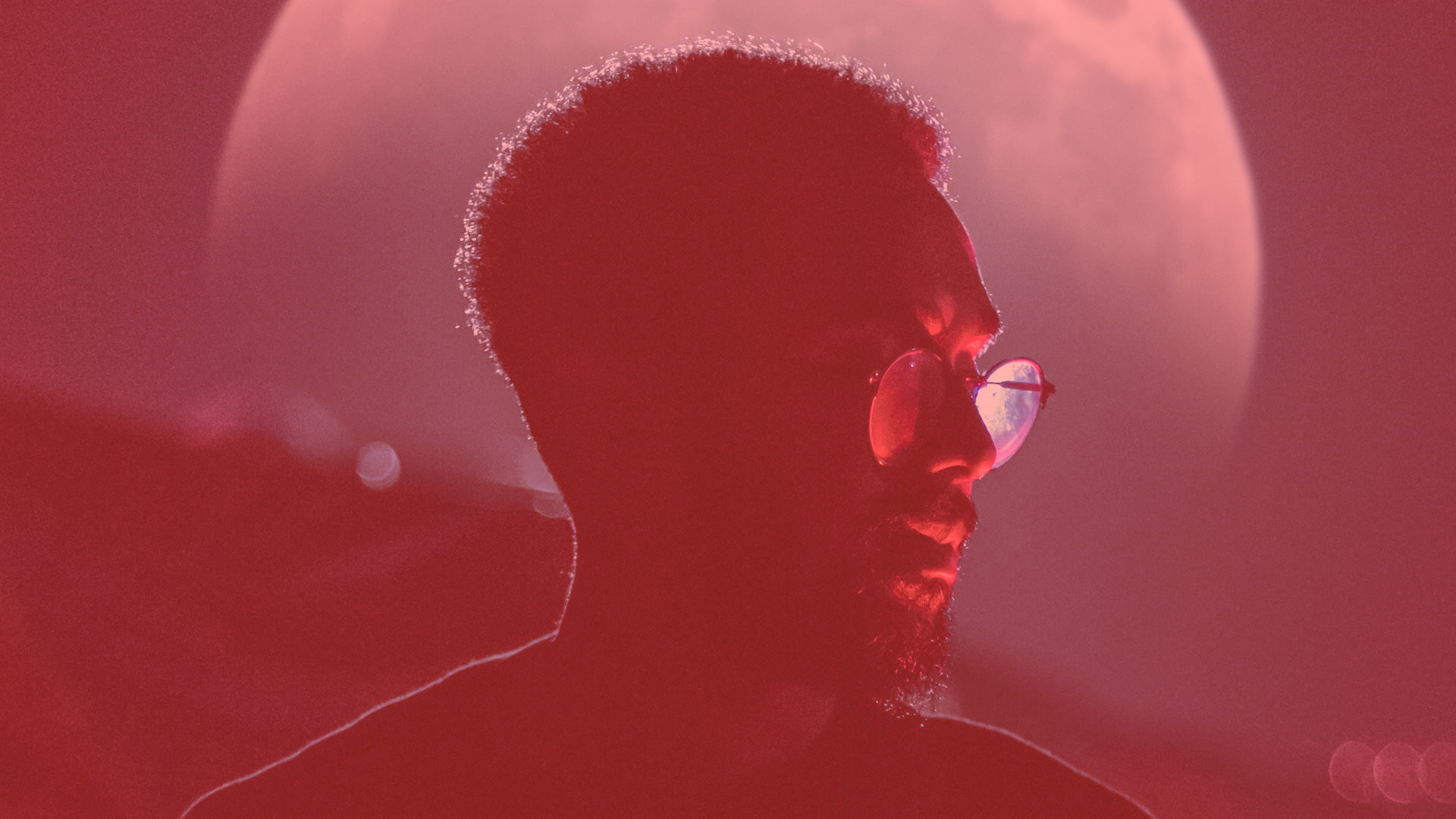 add a moon to a photo in photoshop